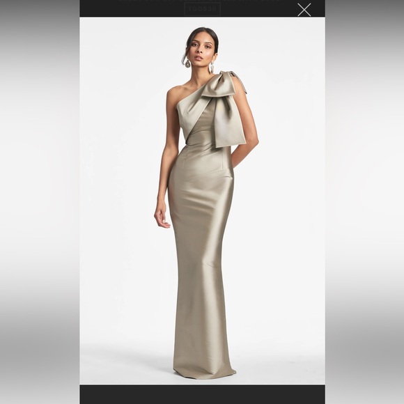 Sachin + Babi MOB DRESS. Altered for 5.5 height. Pro dry cleaned with no stains.